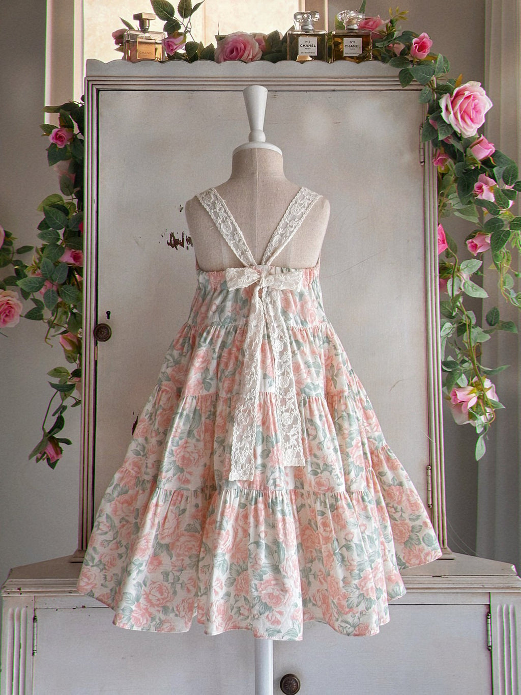 EUGENIE CANDIES Floral Lace U-Garden Dress