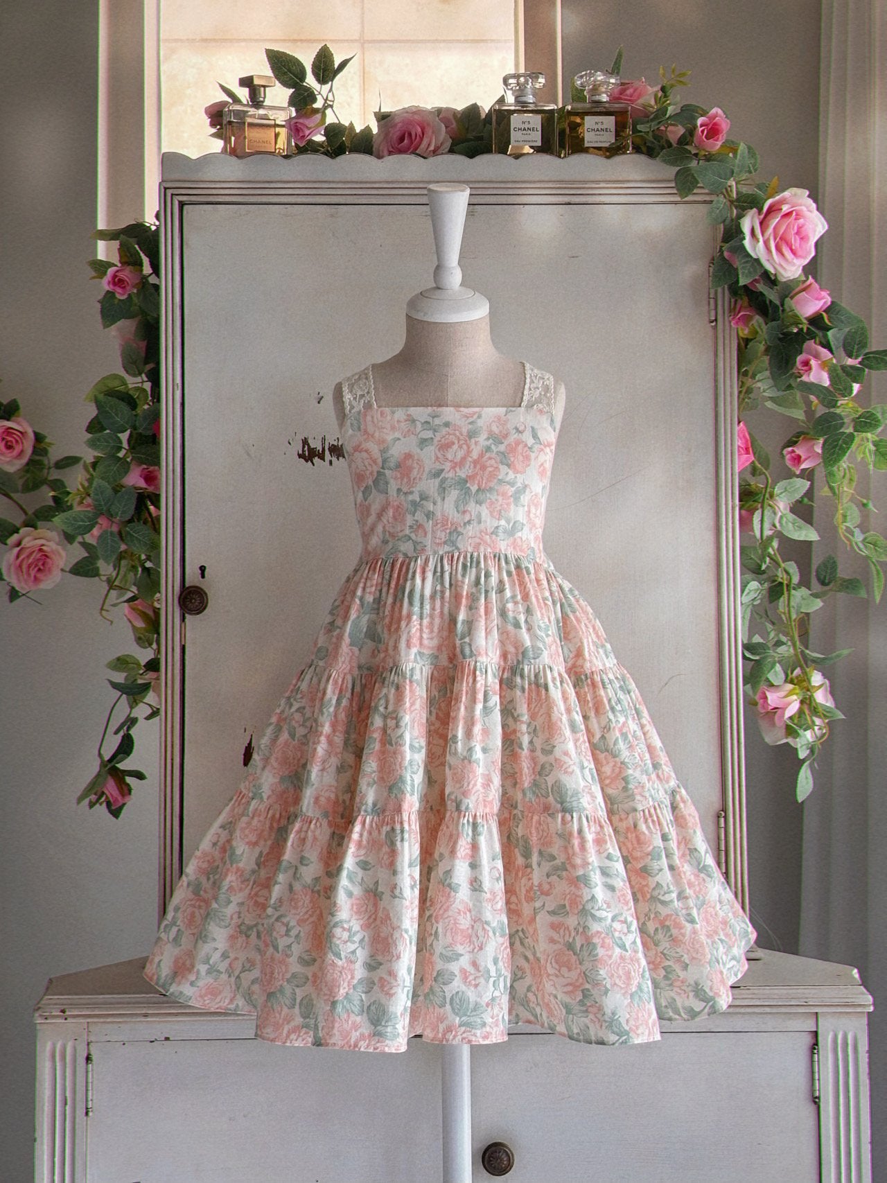 EUGENIE CANDIES Floral Lace U-Garden Dress